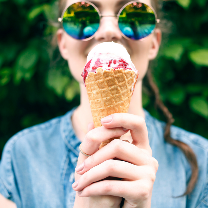 Crème glacée, salade au bar de la plage : enceinte je mange quoi cet été ?