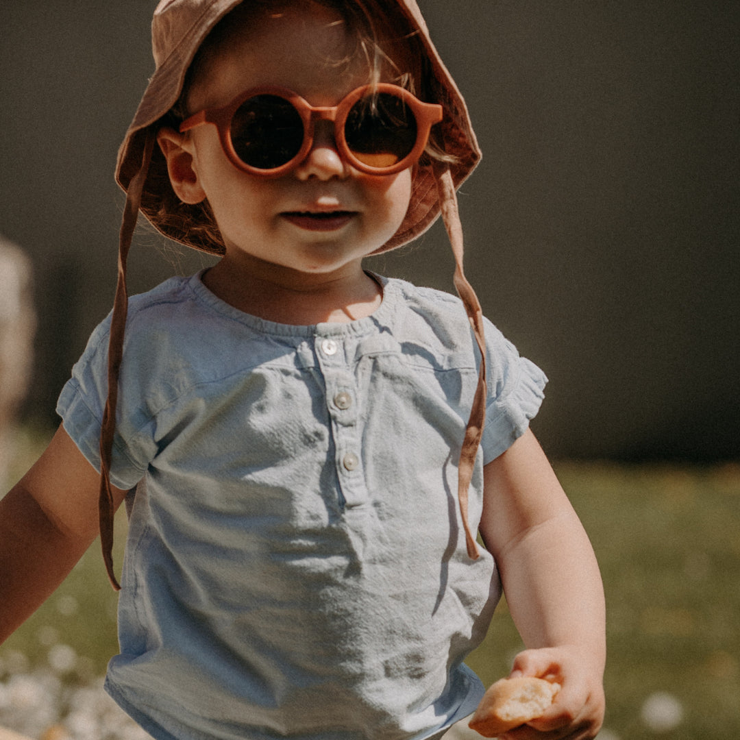 Pique-nique avec bébé : vos indispensables pour déjeuner serein au grand air