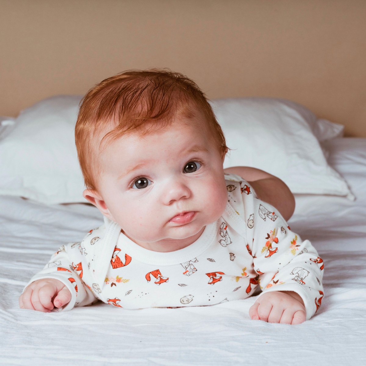 Body bébé : jusqu'à quel âge on lui en met ?