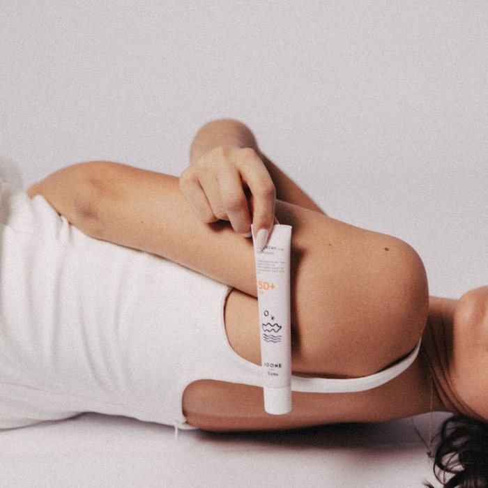 SPF et allergies au soleil : prévention de l'insolation et de la déshydratation avec une protection adéquate