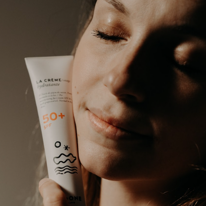 Préserver votre beauté naturelle : comment une crème SPF visage peut protéger contre les dommages solaires et le vieillissement prématuré