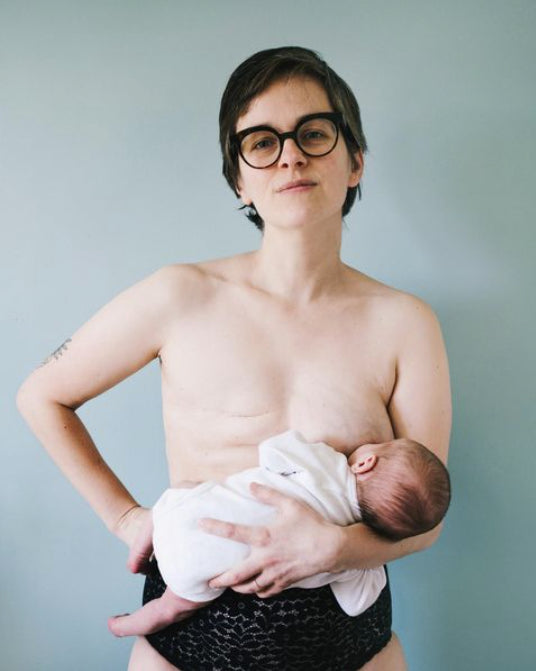 “Allaiter avec un seul sein après mon cancer : des débuts compliqués puis le déclic”