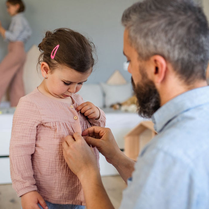 Au secours, mon enfant refuse de faire les choses tout seul !