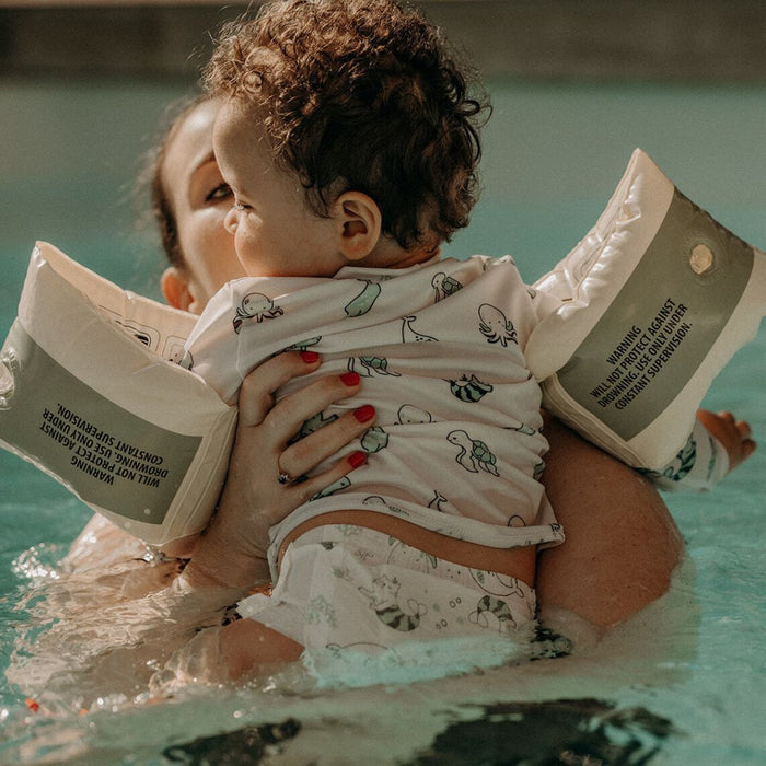 3 activités à faire à la piscine avec bébé