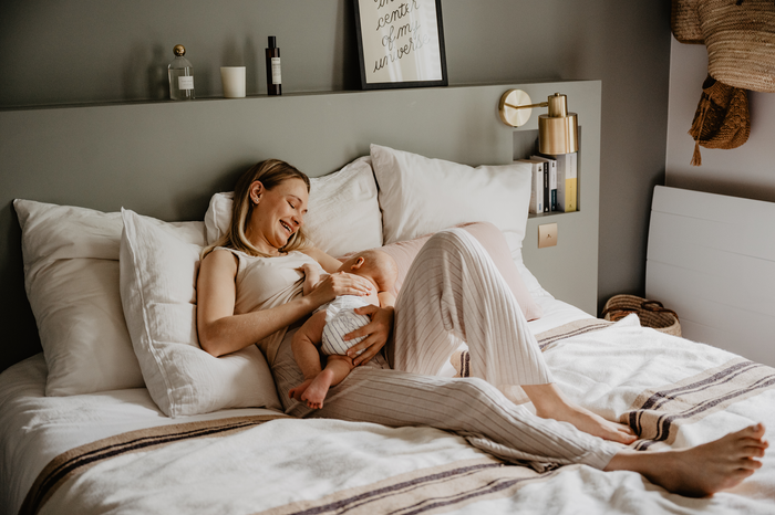 Sevrer bébé de l'allaitement : quelle est la meilleure manière de faire ?